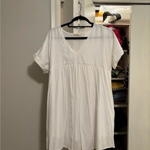 White V-Neck Short Sleeve Dress